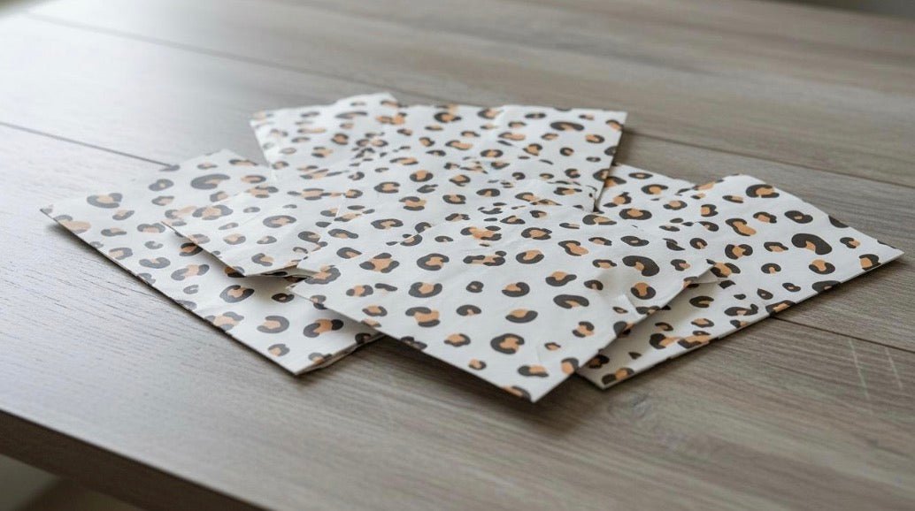 Pochette Emballage Léopard 11x20cm – Sachet Cadeau Bijoux, Packaging Boutique, Enveloppe Papier Motif Léopard, Lot de 10 perles bijoux - Perlatopia